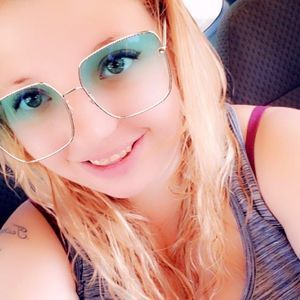 Meet your Posher, Kayla